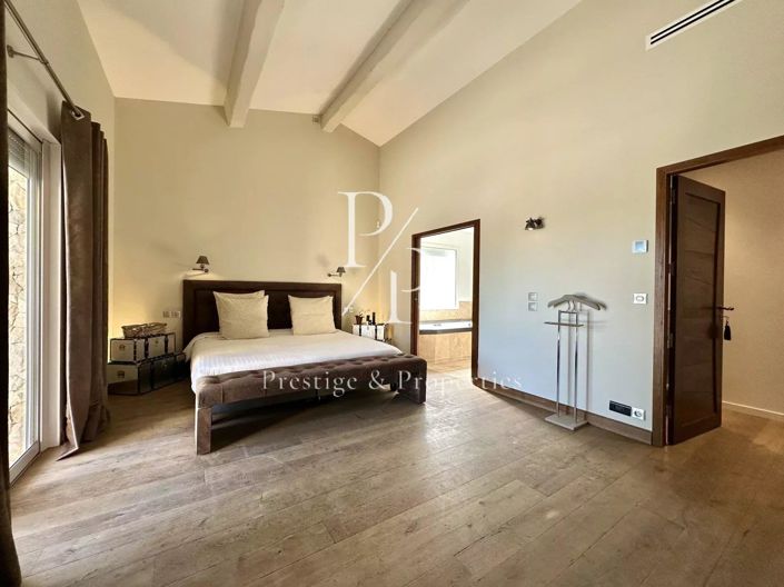 Image No.6-6 Bed House for sale