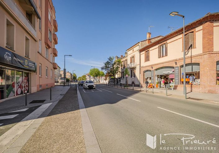 Image No.2-4 Bed House for sale