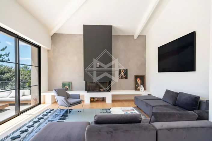 Image No.4-5 Bed House for sale