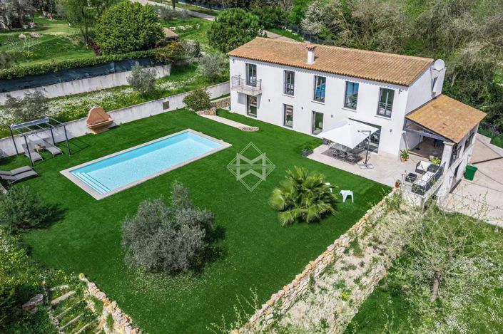Image No.1-4 Bed House for sale