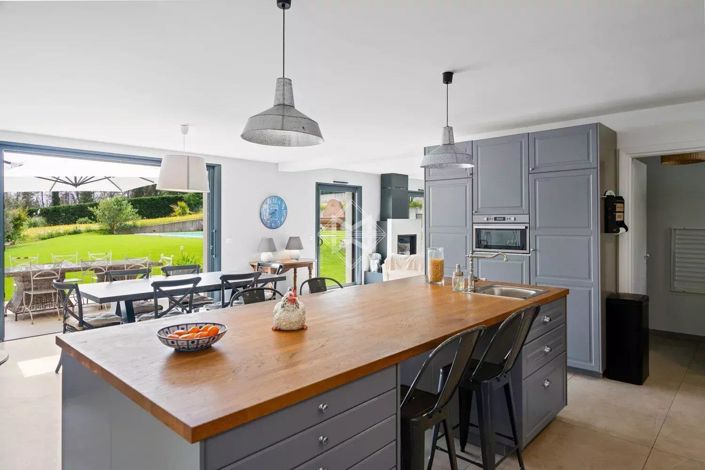 Image No.10-4 Bed House for sale