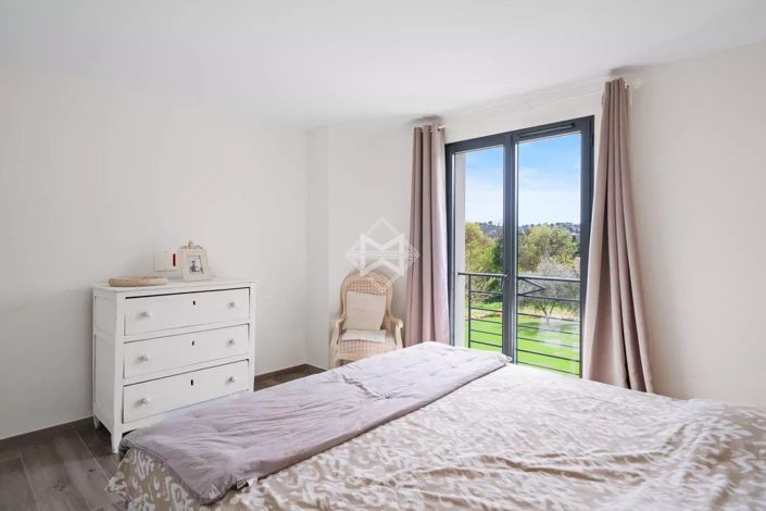 Image No.13-4 Bed House for sale