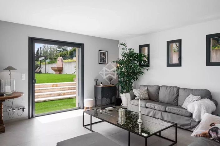 Image No.7-4 Bed House for sale