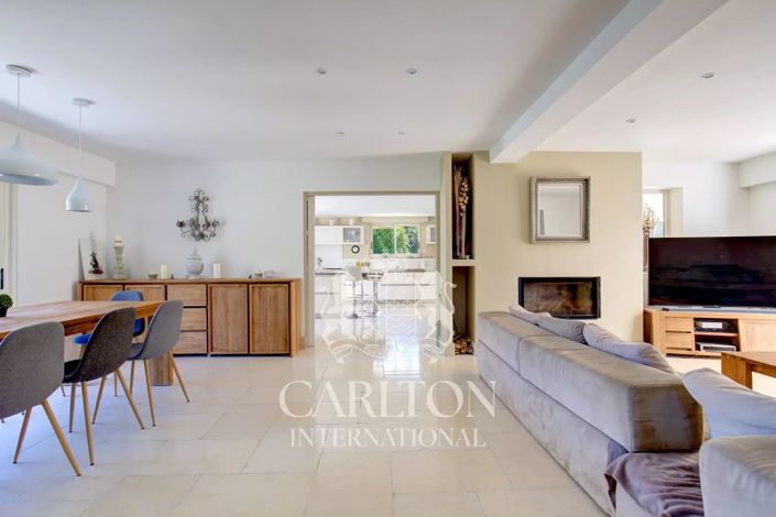 Image No.7-6 Bed House for sale