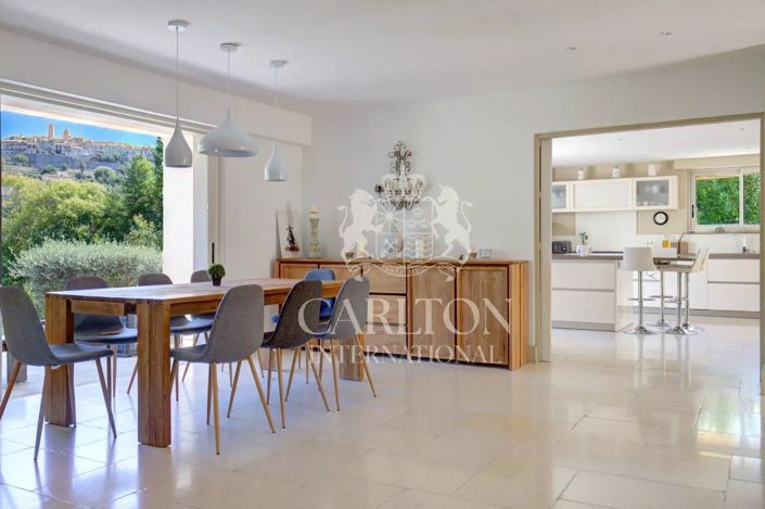 Image No.9-6 Bed House for sale