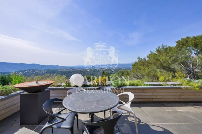 Image No.12-5 Bed House for sale