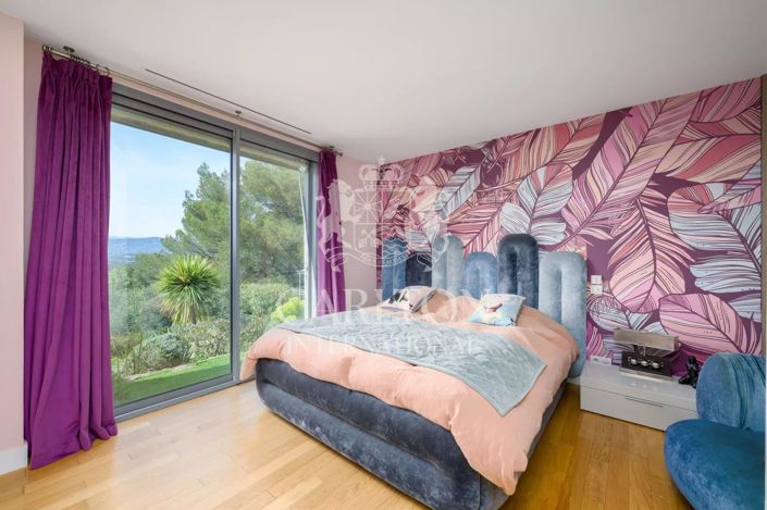 Image No.23-5 Bed House for sale