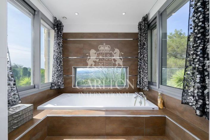 Image No.25-5 Bed House for sale