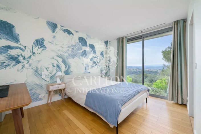 Image No.29-5 Bed House for sale