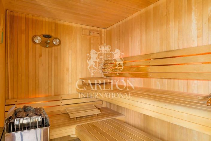 Image No.30-5 Bed House for sale