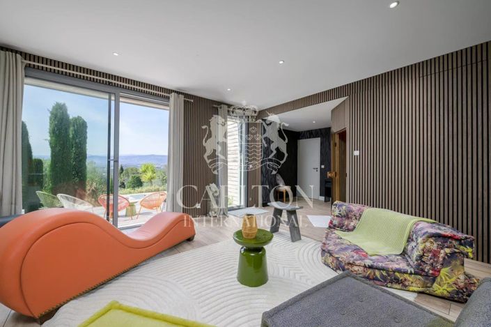 Image No.32-5 Bed House for sale