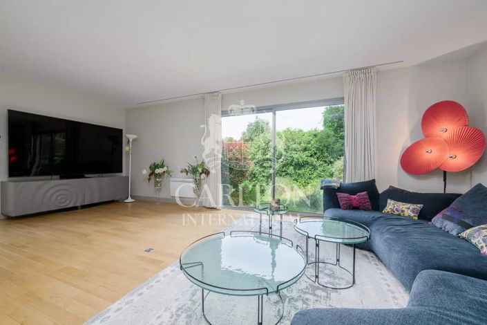 Image No.37-5 Bed House for sale