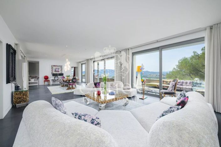 Image No.4-5 Bed House for sale