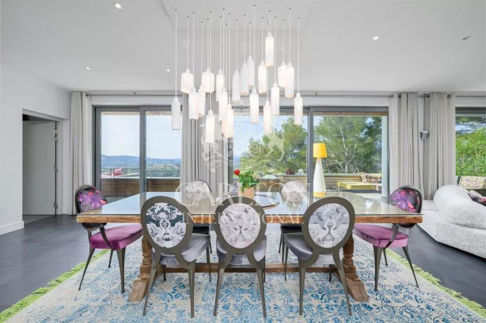 Image No.7-5 Bed House for sale