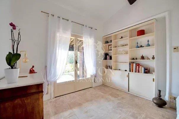 Image No.15-5 Bed House for sale