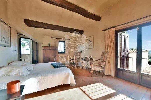 Image No.19-5 Bed House for sale