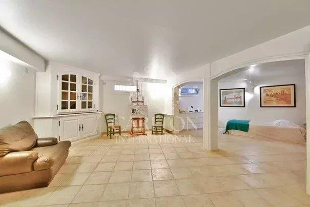 Image No.26-5 Bed House for sale