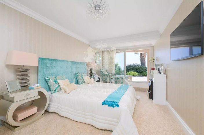 Image No.15-3 Bed House for sale