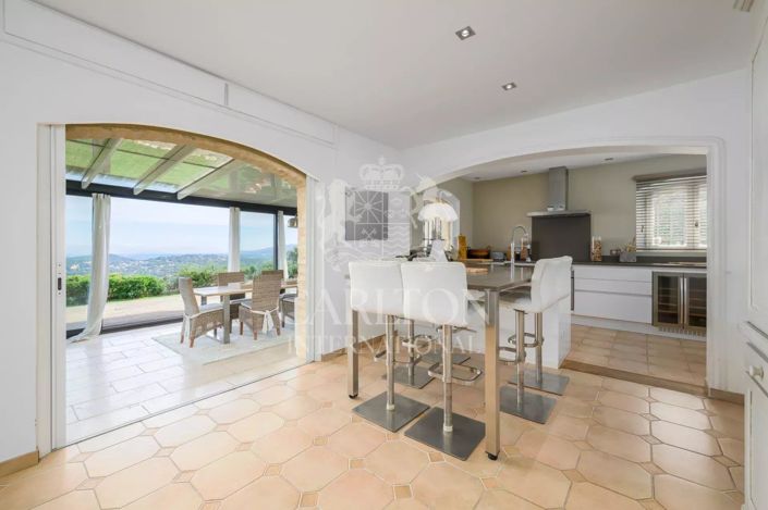 Image No.10-4 Bed House for sale