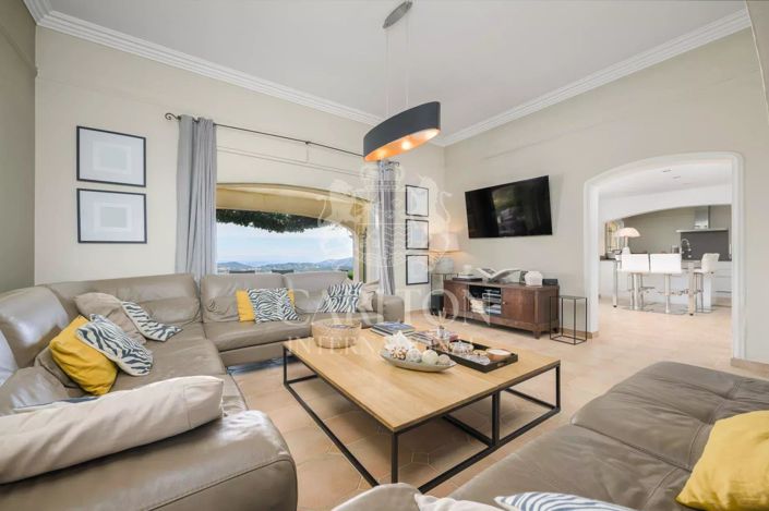 Image No.3-4 Bed House for sale