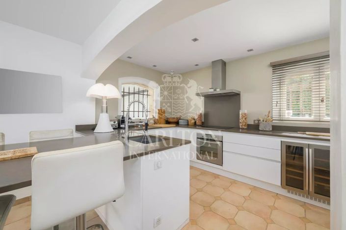 Image No.4-4 Bed House for sale