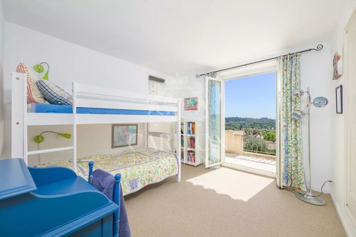 Image No.17-5 Bed House for sale