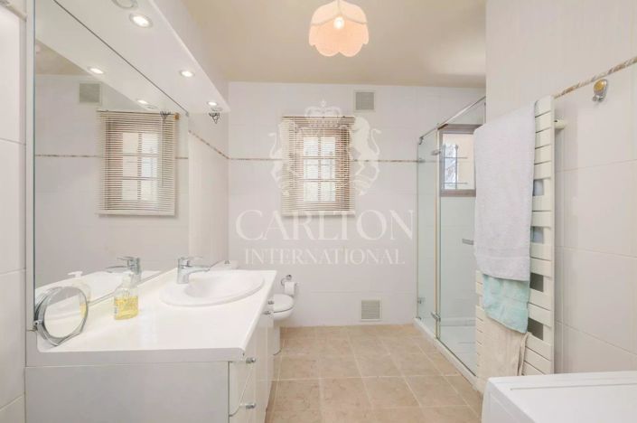 Image No.18-3 Bed House for sale