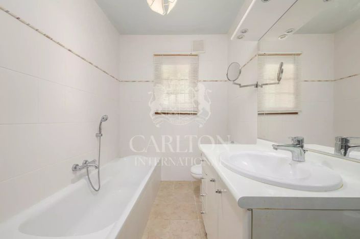 Image No.19-3 Bed House for sale