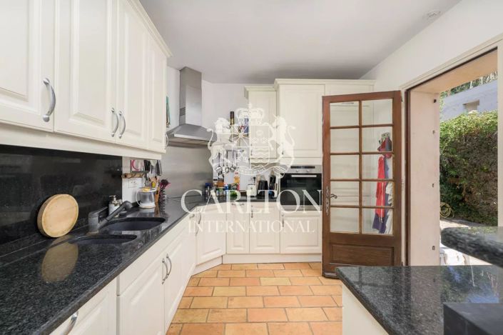 Image No.6-3 Bed House for sale