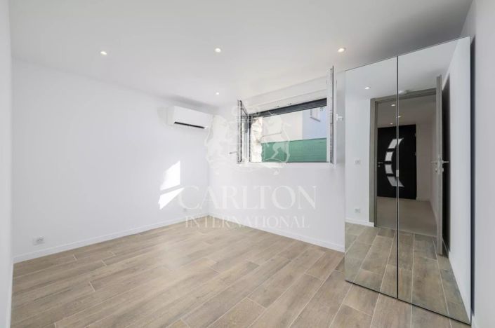 Image No.17-4 Bed House for sale