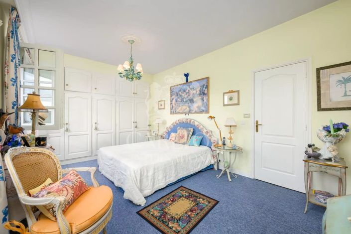 Image No.12-4 Bed House for sale