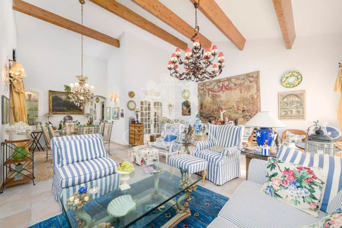 Image No.6-4 Bed House for sale