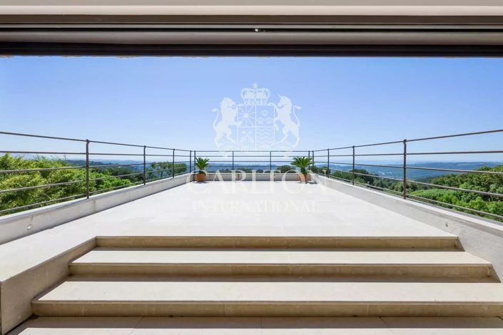 Image No.19-5 Bed House for sale