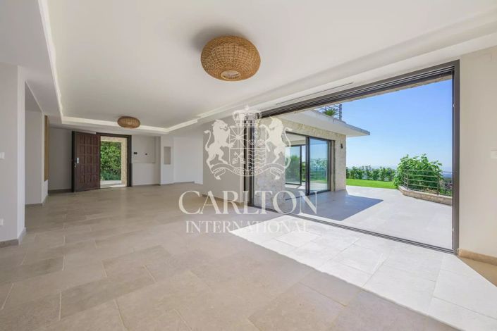 Image No.6-5 Bed House for sale