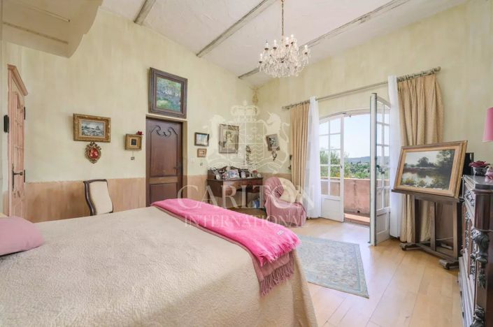 Image No.16-5 Bed House for sale