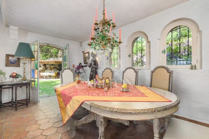 Image No.17-5 Bed House for sale