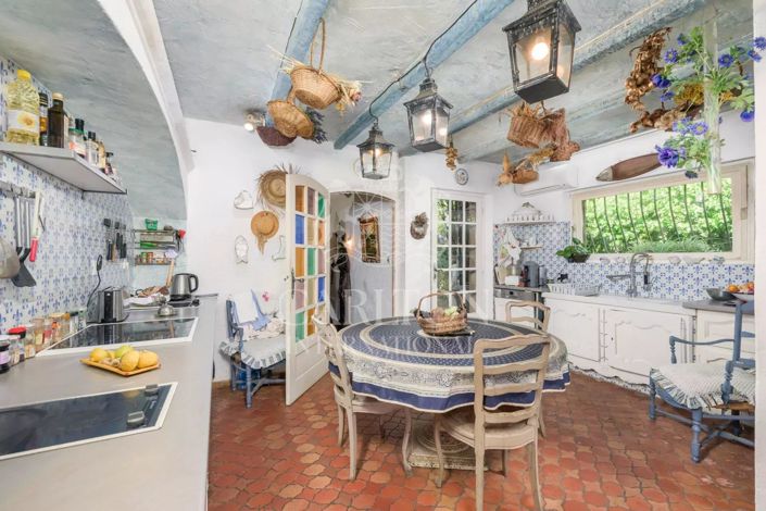 Image No.20-5 Bed House for sale