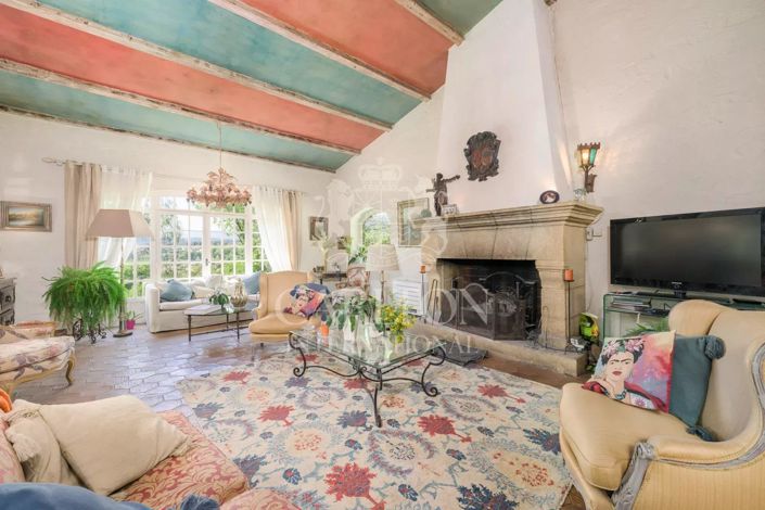 Image No.6-5 Bed House for sale