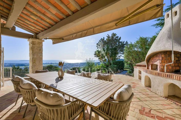Image No.1-4 Bed House for sale