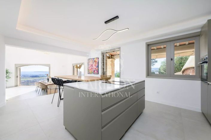 Image No.6-4 Bed House for sale