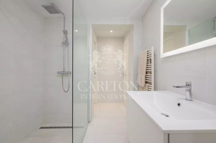 Image No.12-3 Bed House for sale