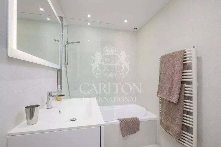 Image No.14-3 Bed House for sale