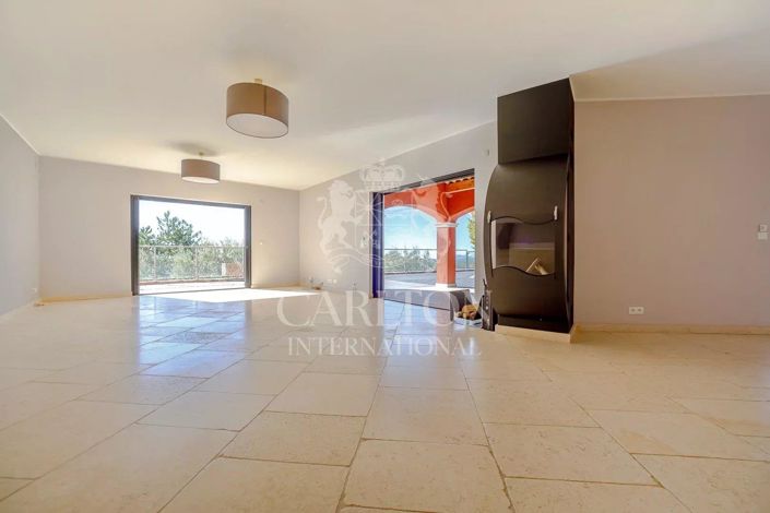 Image No.4-5 Bed House for sale