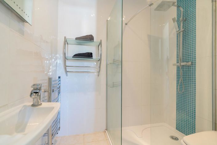 Image No.23-5 Bed House for sale