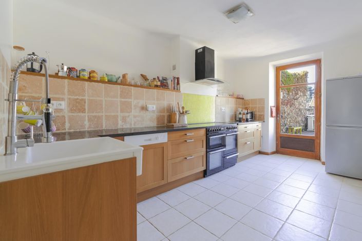 Image No.4-5 Bed House for sale