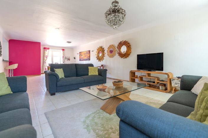 Image No.9-5 Bed House for sale