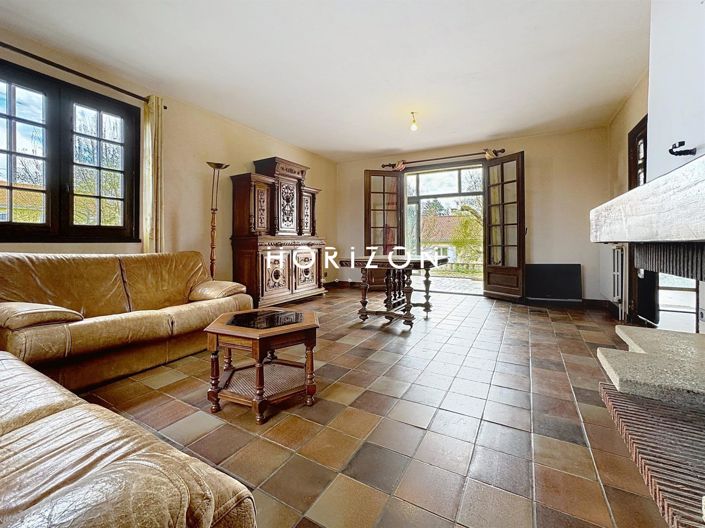 Image No.1-3 Bed House for sale