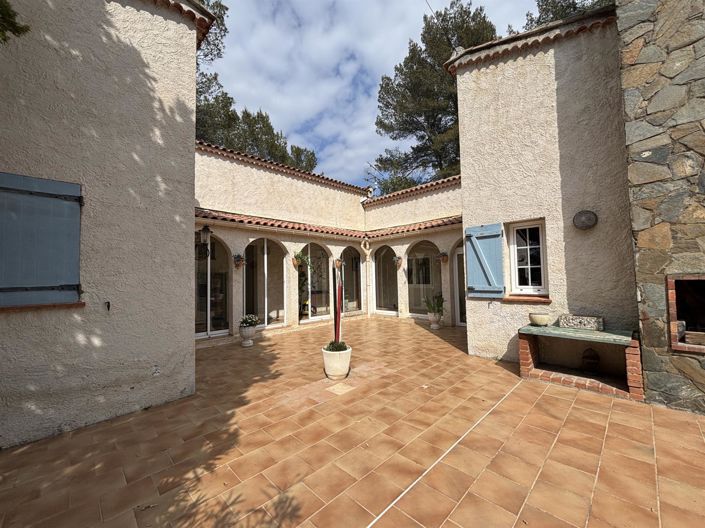 Image No.10-3 Bed House for sale