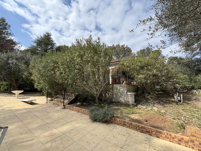 Image No.8-3 Bed House for sale