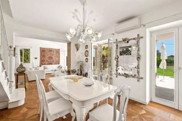 Image No.12-4 Bed House for sale